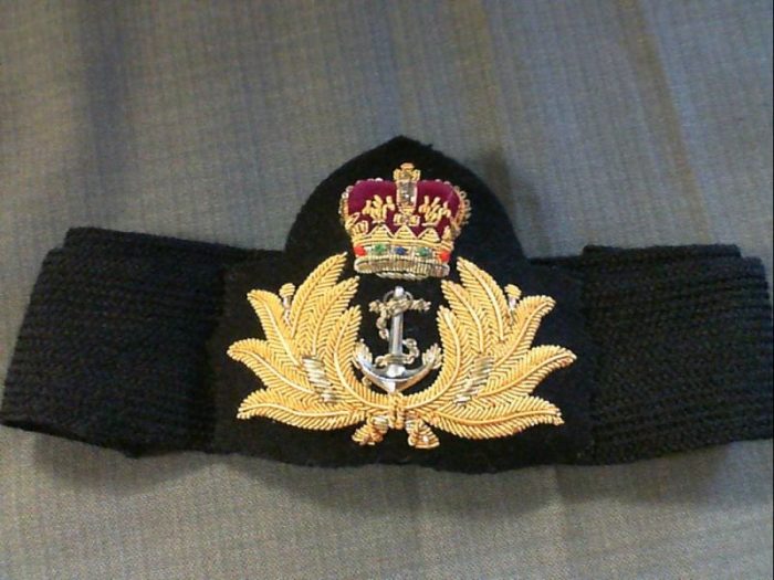 Australian RAN Hand embroidered Officer's cap badge with gold bullion wire
