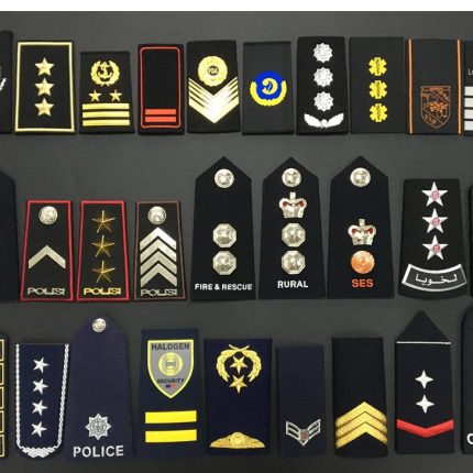 OBSOLETE VINTAGE ITALIAN MILITARY POLICE, POLICE PATROL BADGES PATCHES INSIGNIA