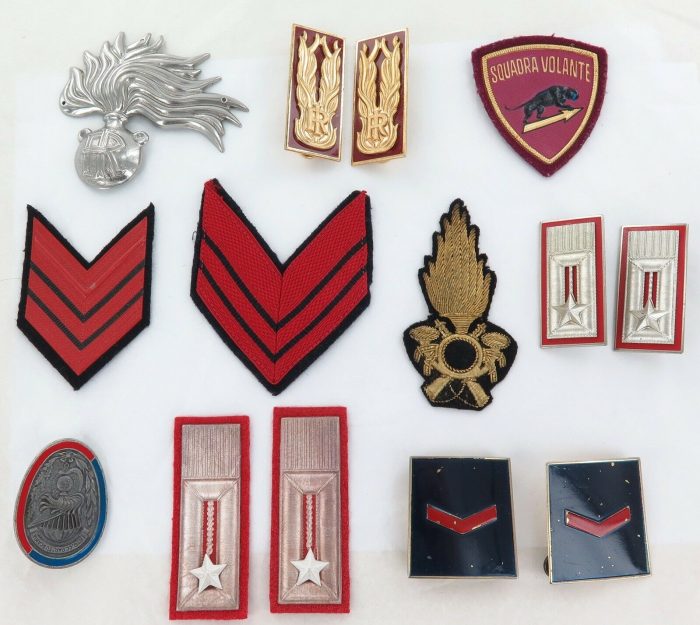 OBSOLETE VINTAGE ITALIAN MILITARY POLICE, POLICE PATROL BADGES PATCHES INSIGNIA